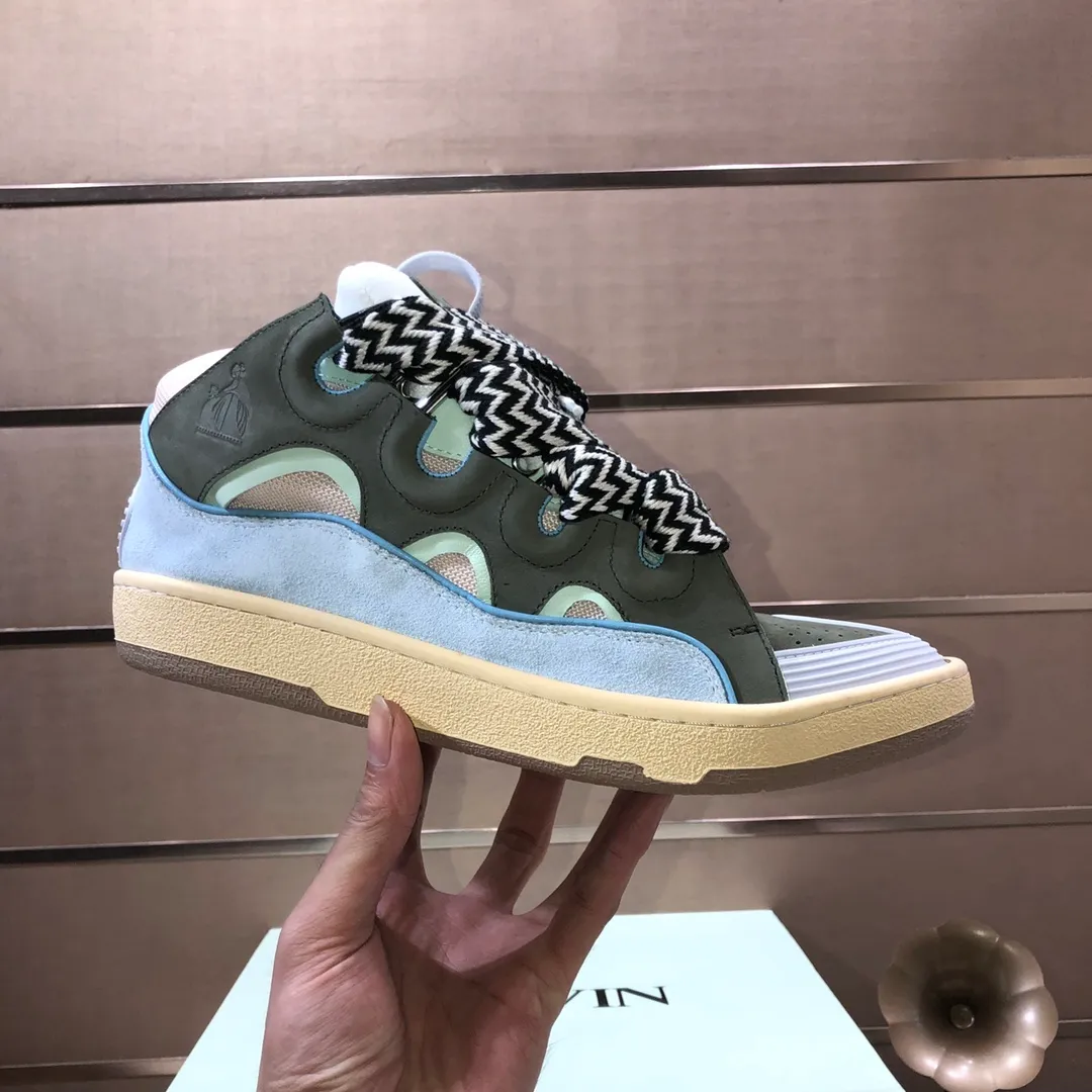 Men's men's shoes💰820💰[LANVIN] The latest lace-up fashionable casual couple sneakers, high-quality CLAY couple series‼ ️ The latest trendy products of the season 🌈Many bloggers have planted grass and purchased the original open-mold customization. The upper and outsole are sewn with mark threads without edge sealing. A variety of material splicing combination design. Very versatile for fashionable and casual wear. Comfortable on the feet. Self-recommended. Upper cowhide + cow suede + breathable mesh lining. Foot-padding cowhide. Exclusive original open-mold clear logo rubber outsole ⚠️Couple standard size 36-40 for women and 38-44 for men.